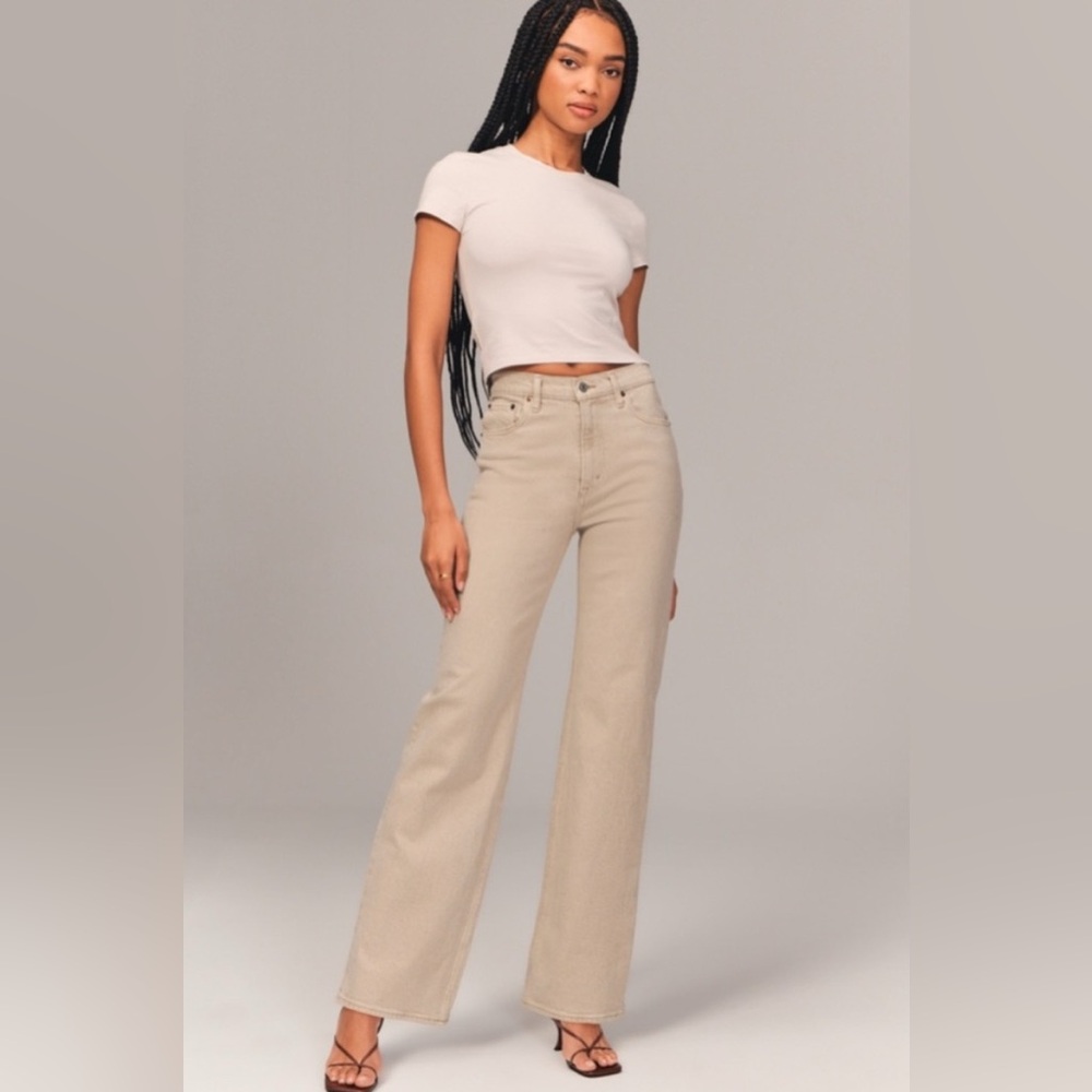 Abercrombie & Fitch Women’s Khaki Relaxed High Rise Jeans